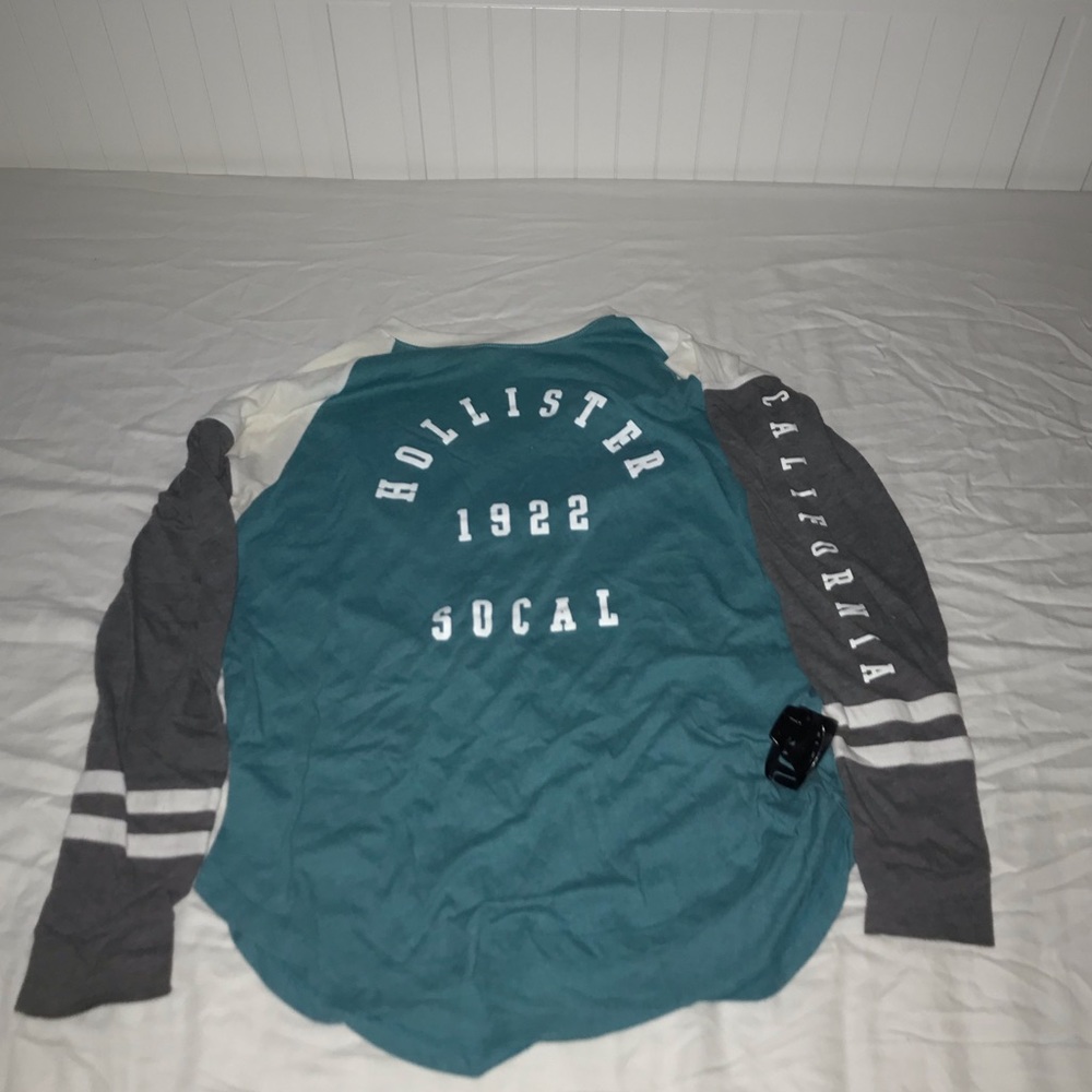 hollister long sleeve tee